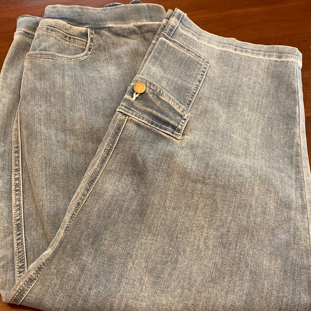 NorthStyle capris - Picture 4 of 10